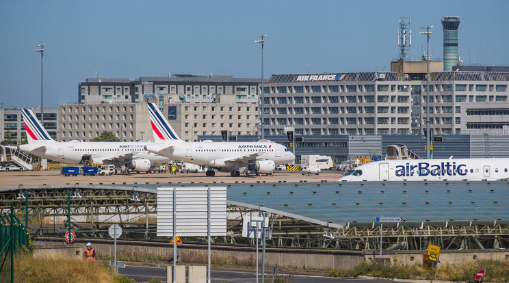 Egy késes támadót lőtt agyon a rendőrség a Charles de Gaulle reptéren / Fotó: EPA