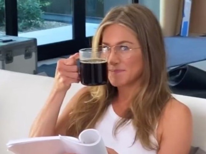 Dženifer Aniston