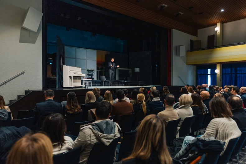 Miloš Biković osnovao Fondaciju posvećenu mladima