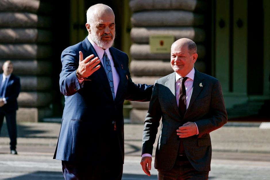 Rama je dočekao Šolca na samitu u Tirani