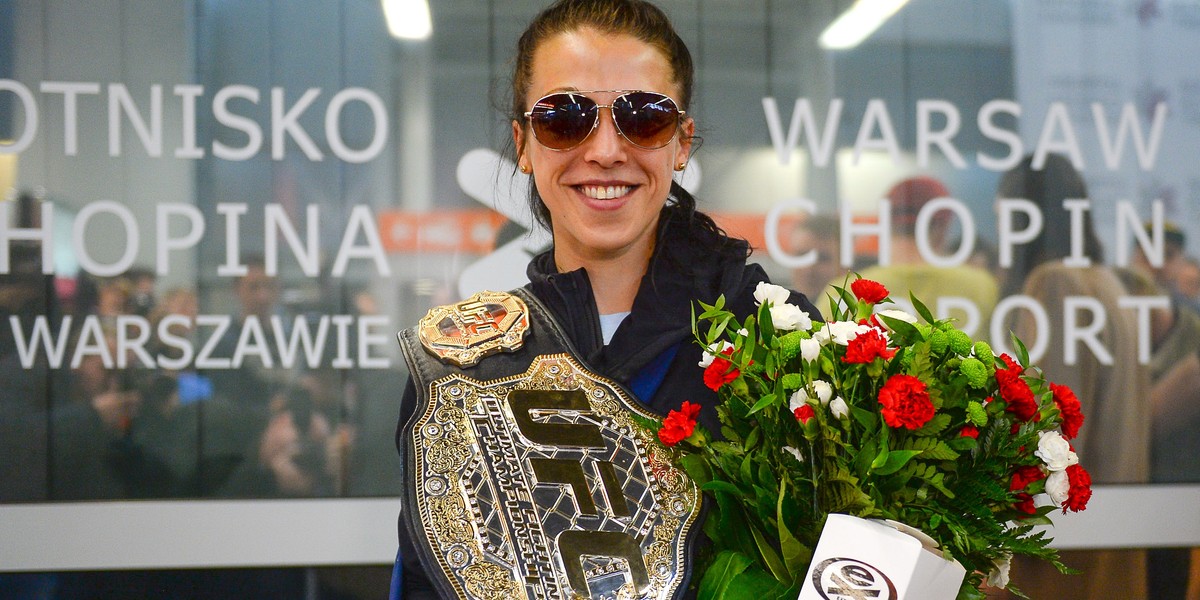 Jędrzejczyk wróciła do kraju ze złamaną ręką