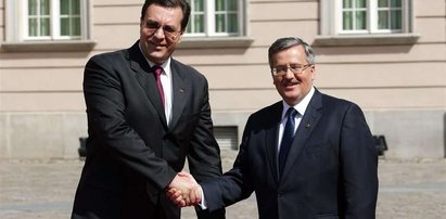 Tak Komorowski wita prezydentów. Foto