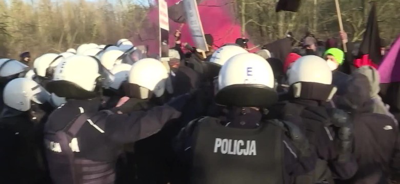 Pokojowy protest w obronie uchodźców zamienił się w starcia z policją