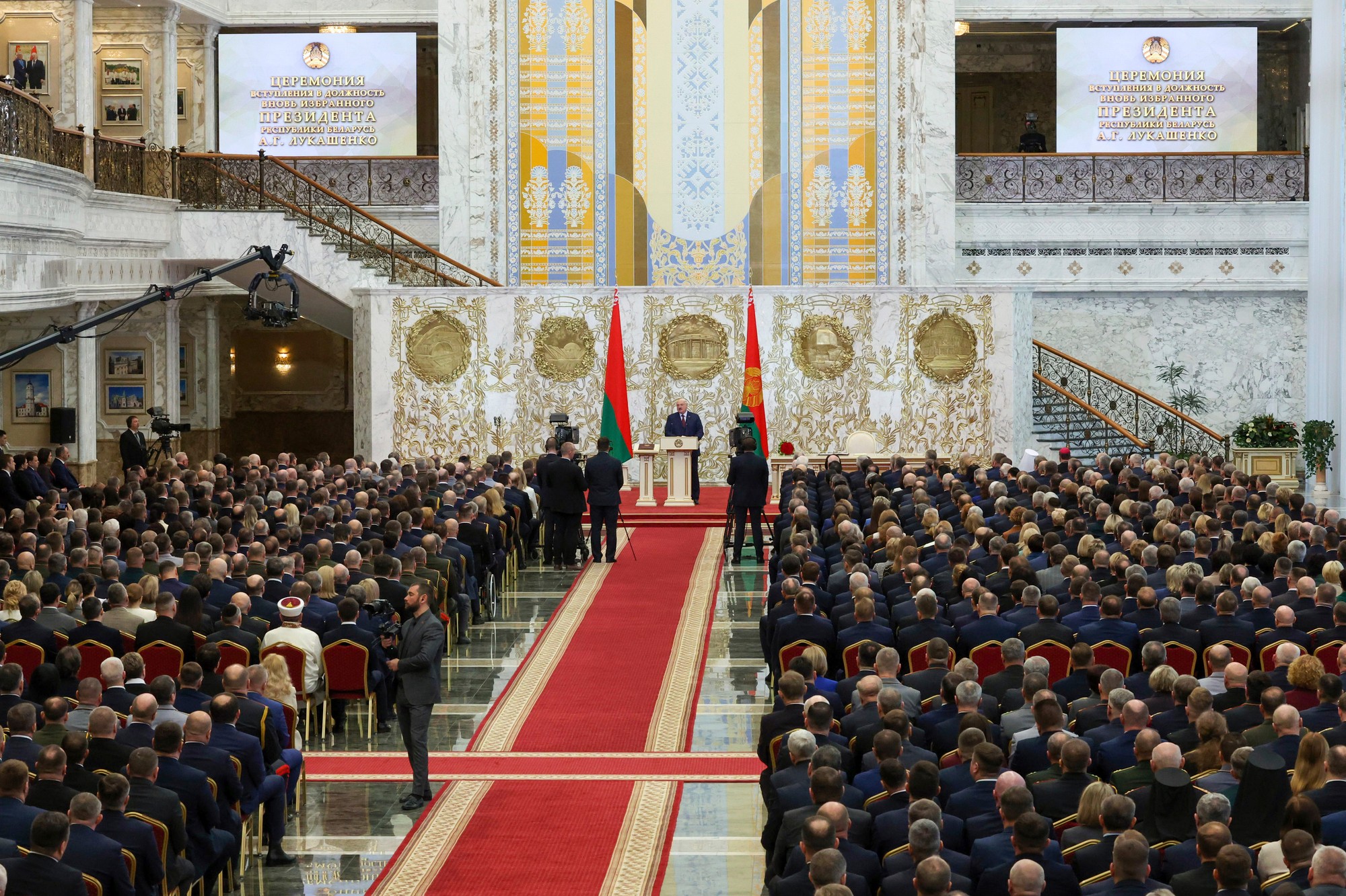 Alexandr Lukašenko už po siedmykrát zložil prezidentský sľub. 