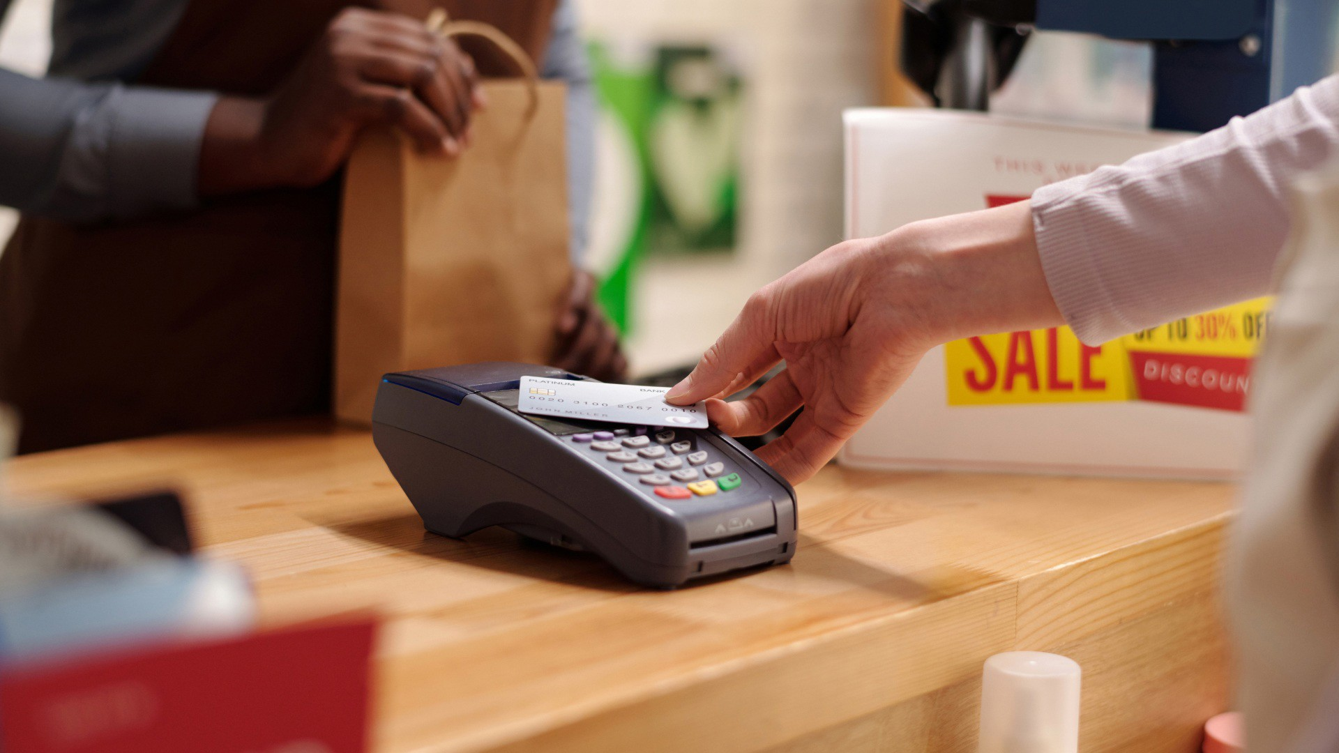 Redondear tus compras en 22 céntimos podría generar 5,6 millones hoy