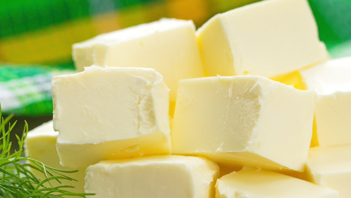 Konsumpcja masła nie ma związku z chorobami układu krążenia, tylko nieznacznie koreluje z podwyższonym ryzykiem śmierci i wiąże się z nieco obniżonym prawdopodobieństwem cukrzycy – czytamy na łamach czasopisma "PLOS ONE".