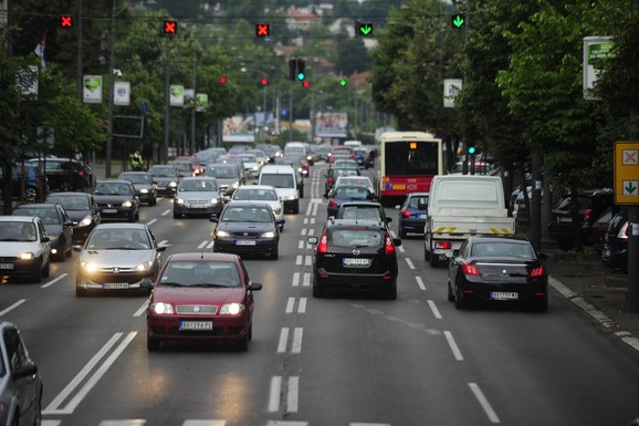 OTVORENA ULICA TOŠIN BUNAR! Vozači, obavezno pratite NOVE ZNAKOVE, jedna traka menja smer DVA PUTA DNEVNO: Ovo su svi noviteti!