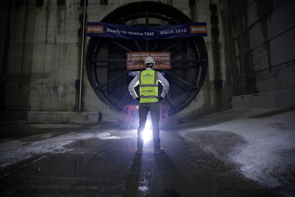 Budowa tunelu pod dzielnicą Canary Wharf w ramach projektu Crossrail