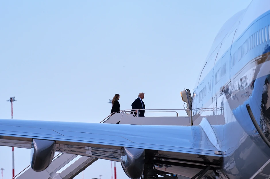 Donald i Melanija Tramp napuštaju Rim