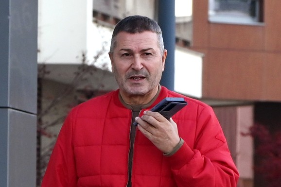 SKANDAL U PRENOSU UŽIVO! Pevačica se potukla sa koleginicom, pa skočila na Đoleta Đoganija: "Sve ću da vas pobijem"