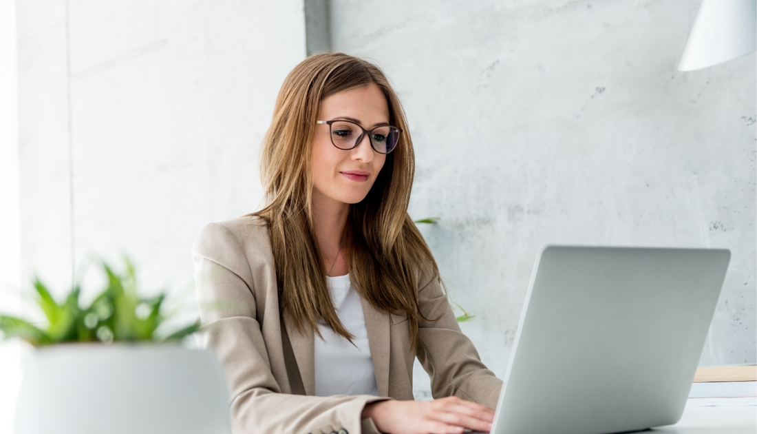 Faktury nie tylko znikają w KSeF. Niektóre tam nie trafiają