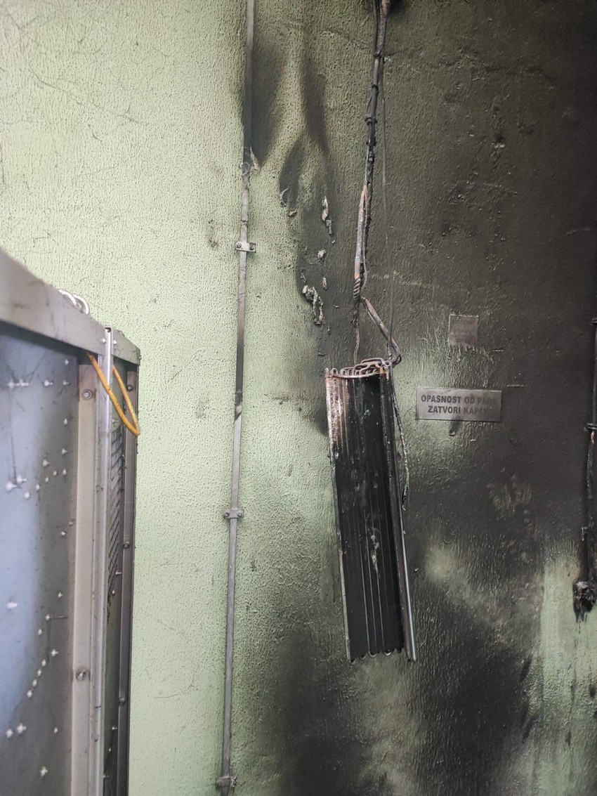 Zapalila se podstanica lifta na 13. spratu zgrade Elektrodistribucije u Novom Sadu