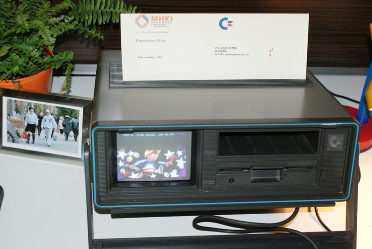 Commodore SX64