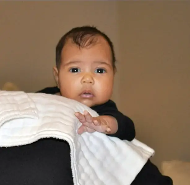 Pierwsze oficjalne zdjęcie North West Fot. @kimkardashian