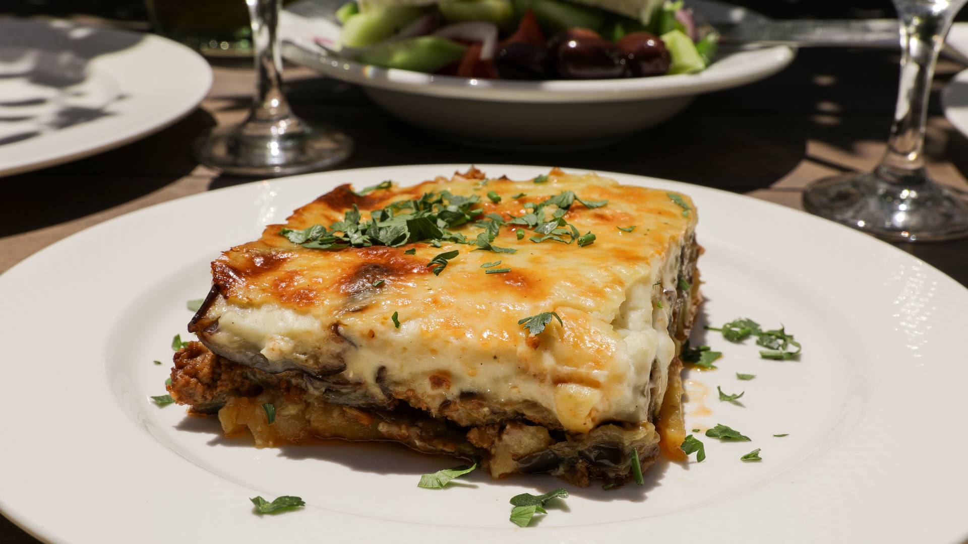 Malo Mediterana ove zime nam svima treba - grčka musaka na tradicionalni način