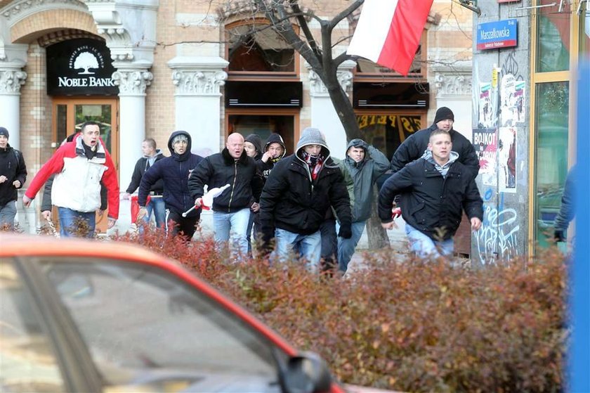 policja, zadyma, demonstracja, dzień niepodległości