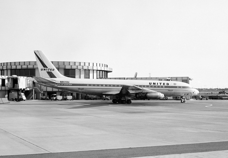 Douglas DC-8-11, United Airlines 