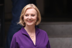 Liz Truss rezygnuje. Dymisja premier Wielkiej Brytanii. Kim jest Liz Truss?