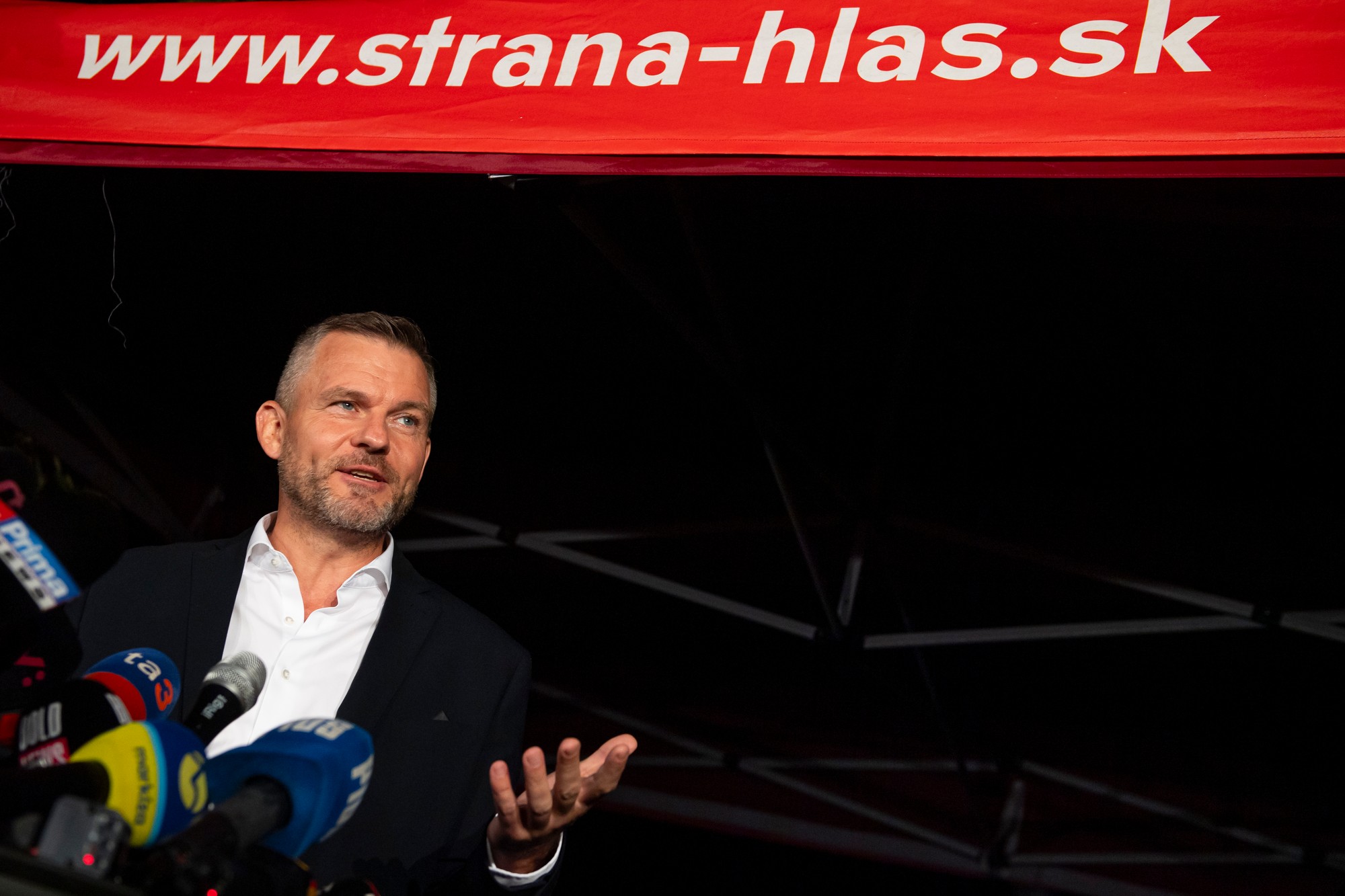 Predseda strany HLAS - Sociálna demokracia Peter Pellegrini vo volebnej centrále počas predčasných parlamentných volieb na Slovensku v Bratislave.