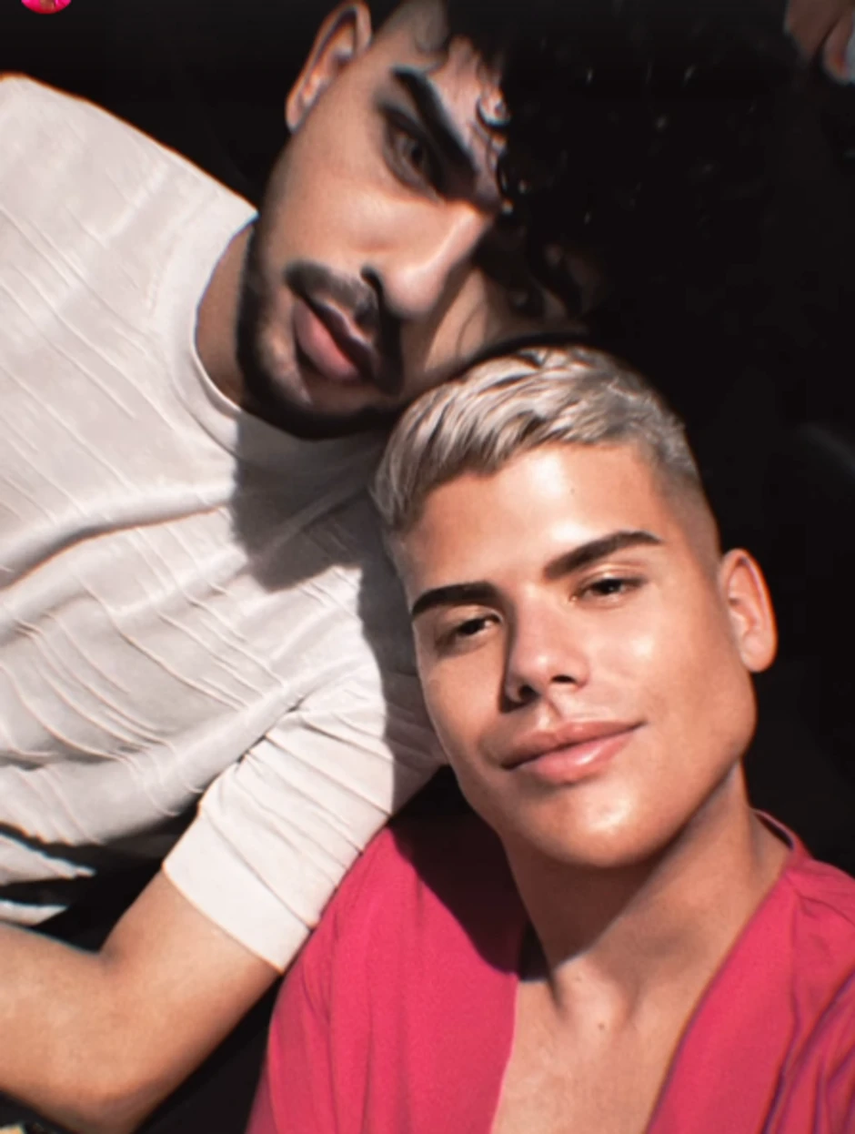 Uroš sa novim dečkom