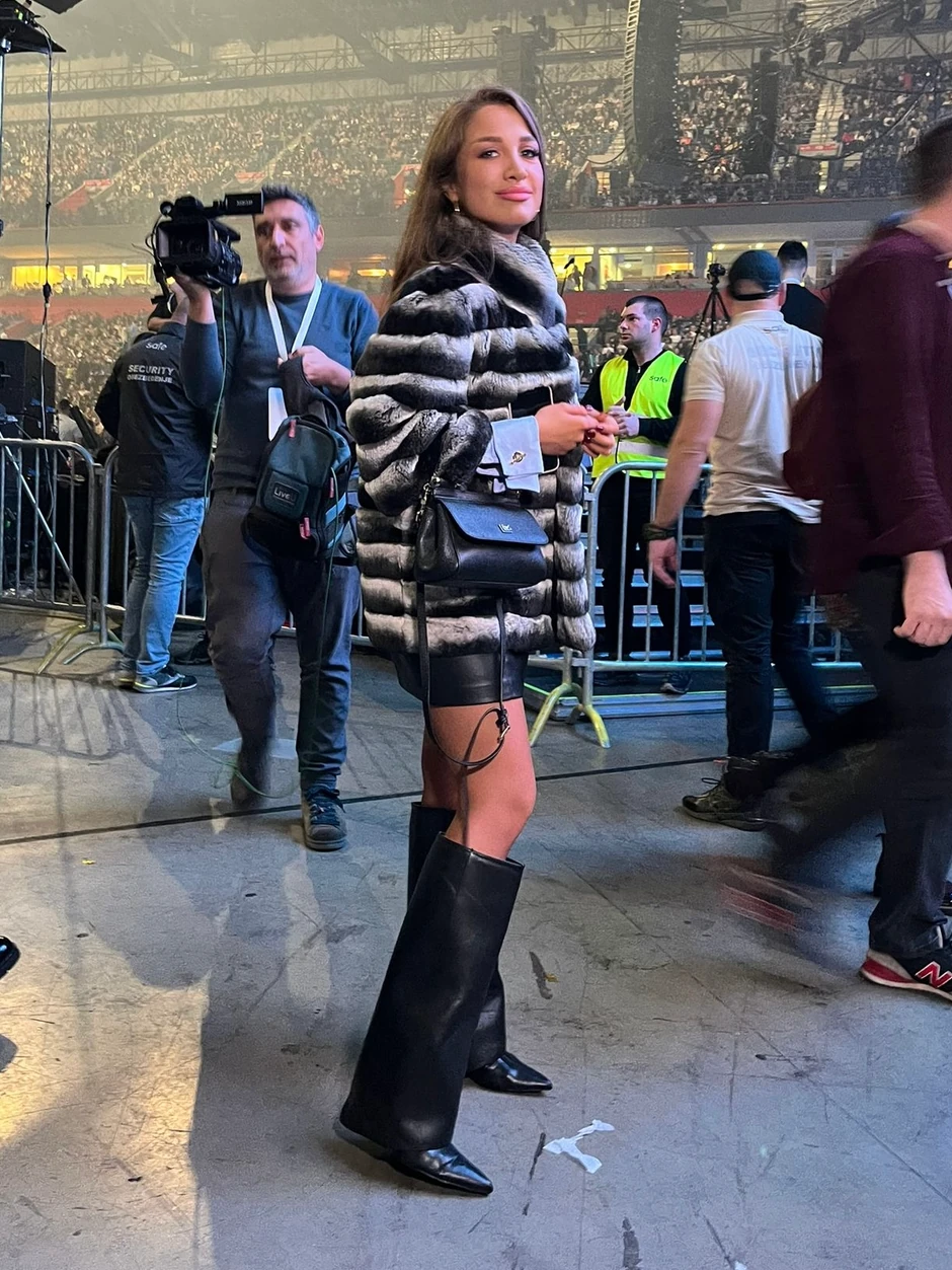 Milica Jokić na koncertu Dina Merlina