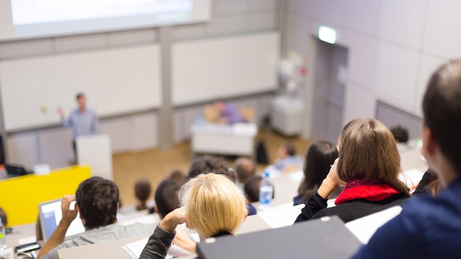 Wszystko wskazuje na to, że studenci nie wrócą na wykłady, ale zajęcia praktyczne będą się odbywać