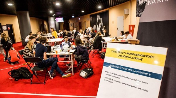 Targi odbędą się 21 maja w Tauron Arenie Kraków. Razem z nimi zostanie zorganizowany hackathon dla młodych innowatorów. Udział w targach jest bezpłatny.