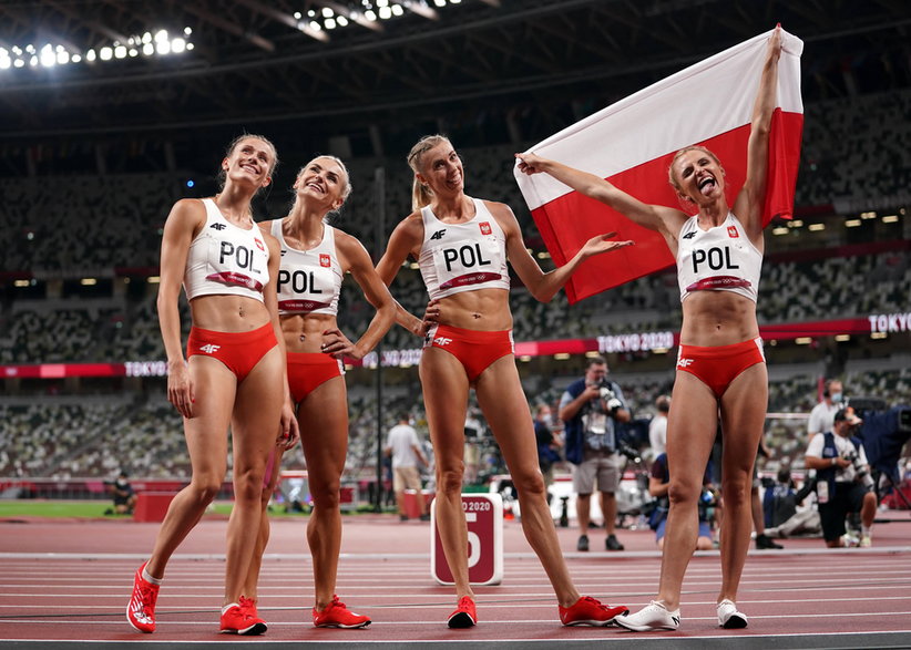 Srebrne medalistki olimpijskie w sztafecie 4x400 m – Tokio 2021. W finale Natalia Kaczmarek, Justyna Święty-Ersetic, Iga Baumgart-Witan i Małgorzata Hołub-Kowalik uzyskały czas 3:20.53, który jej rekordem Polski
