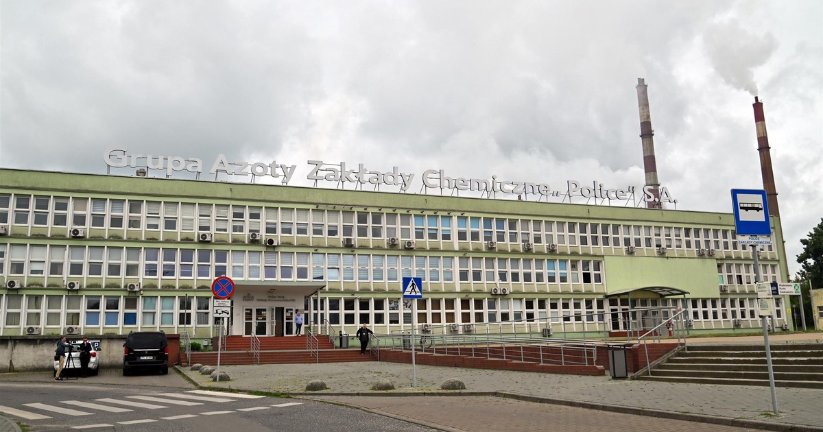 Tragiczny wypadek w zakładach chemicznych w Policach. Nie żyje 53-latek, 20-latek poszkodowany