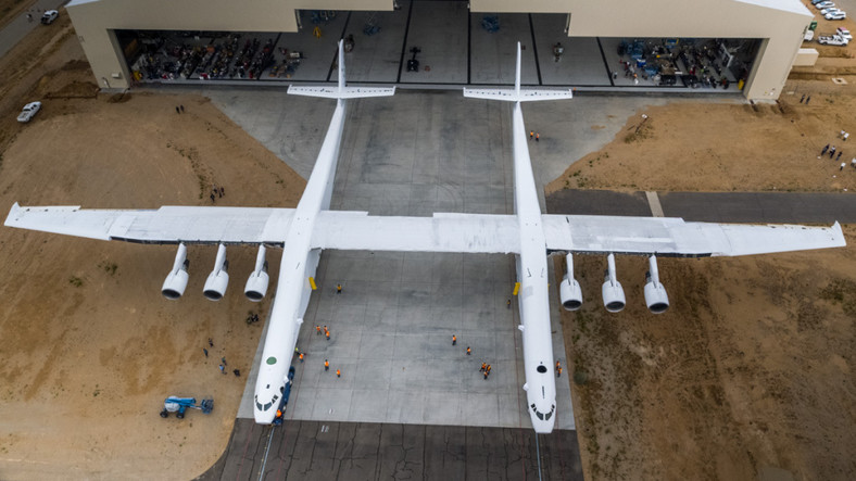 Stratolaunch Roc - największy samolot świata