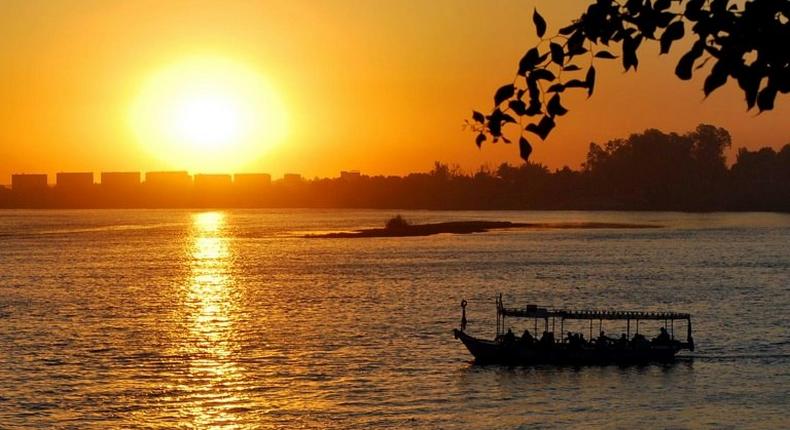 Boats frequently capsize in DR Congo, most often due to taking on too many passengers, the lack of safety measures and inexperienced helmsmen