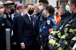 Macron: Francja jest celem ataków, nie ugniemy się przed islamistycznym terroryzmem