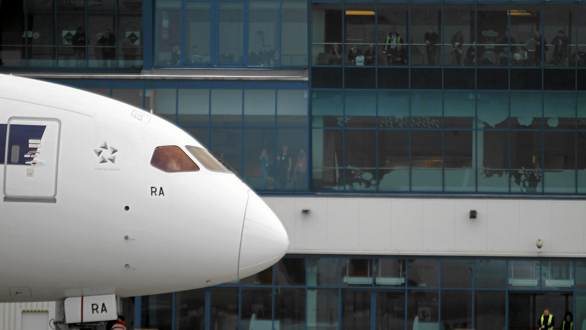 Mimo obserwowanego od sierpnia ub. roku wzrostu liczby pasażerów, port lotniczy Katowice obsłużył w 2013 r. ponad 6,6 tys. osób mniej niż w 2012. To prawie tyle, ile odprawia się średnio w ciągu jednego dnia. Główny powód spadku to mniejsza liczba czarterów.