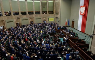Sejm uchwalił ustawę o wsparciu kobiet w ciąży i rodzin 'Za życiem'