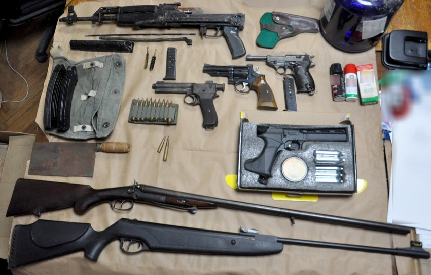 Zaplenjeno oružje Urošu i Radiši Blažiću