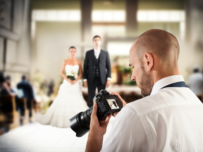 Mreže GORE zbog DRSKOG poteza buduće mlade:Tražila od fotografa da počini PREVARU kako bi smanjila troškove venčanja! Ljudi osuli paljbu