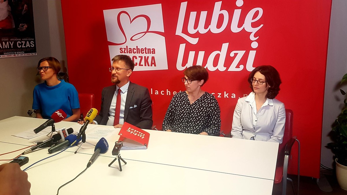 Anna Wilczyńska została wybrana nowym prezesem Stowarzyszenia "Wiosna". Tak zdecydowało w nocy ze środy na czwartek walne zgromadzenie. Nowy zarząd będzie liczył cztery osoby. Wiceprezesami zostali: Anna Korzycka, Dominika Langer - Gniłka, Łukasz Słoniowski. - To jest wybór mądry, to jest wybór przemyślany, to jest wybór kompromisu - powiedział tuż po głosowaniu Karol Tatara, kurator sądowy, który miał doprowadzić do zażegnania kryzysu w stowarzyszeniu.