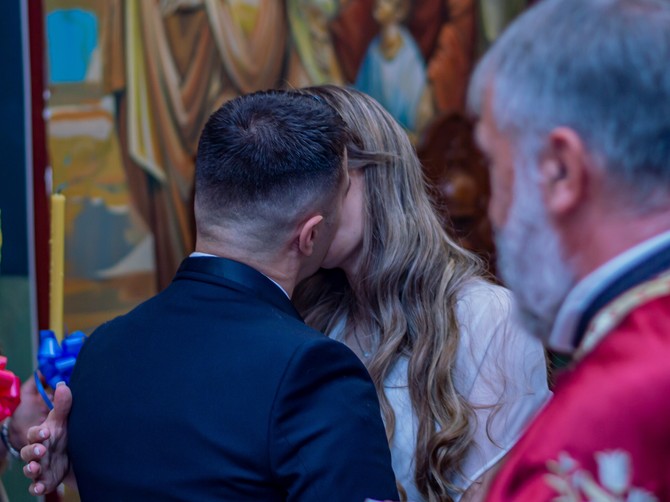 Sveštenik Dušan blagoslovio Srbina da oženi tetku, pa šokirao objašnjenjem