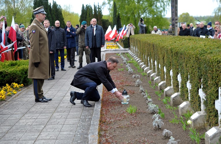 Prezydent Andrzej Duda w Starych Łysogórkach