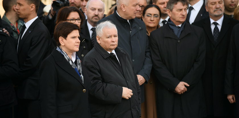 Kaczyński przywołał Szydło. Ten gest mówi wiele