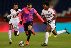 Paris Saint-Germain na szczycie tabeli, niespodzianka w Lyonie