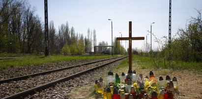 Tragedia na torach. Potrącił ich pociąg, gdy zapalali znicz?