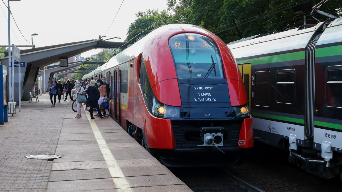 Warszawa. W poniedziałek ruch pociągów na linii średnicowej wróci na oba tory