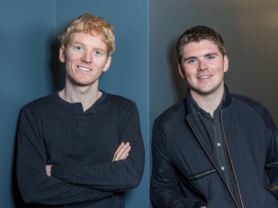 Patrick Collison (po lewej) i John Collison (po prawej), założyciele Stripe'a