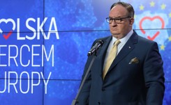 Saryusz-Wolski: Tusk 'jątrzy' i wychodzi z roli szefa Rady Europejskiej