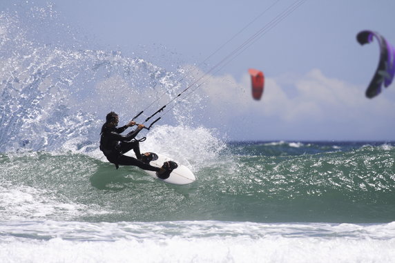 Kitesurfing