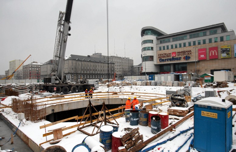 Stacja metra Dworzec Wileński będzie zlokalizowana przy zbiegu ulic Targowej i al. 'Solidarności'. Na zdjęciu: Budowa II linii metra - Stacja Dworzec Wileński.