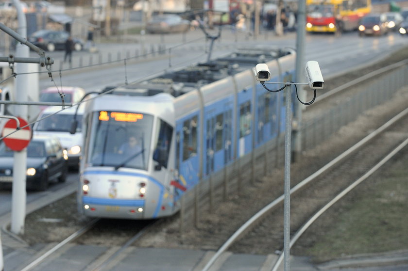 Tramwaj Plus na ul. Legnickiej we Wrocławiu