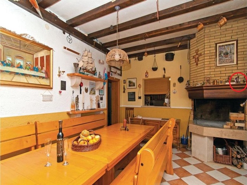 Slika Ante Pavelića (u krugu) u vili koju je Kušćević iznajmljivao turistima