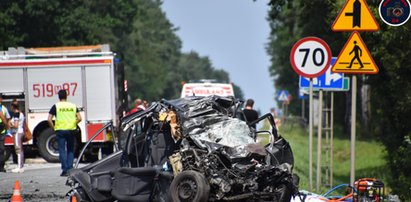 Tir zderzył się z osobówką. Nie żyją cztery osoby, w tym dwoje dzieci